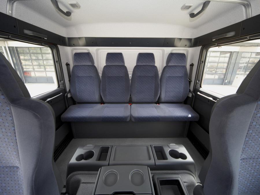  MAN TGL 8.210 Crew Cab 2005 года  (фото 2 из 7)